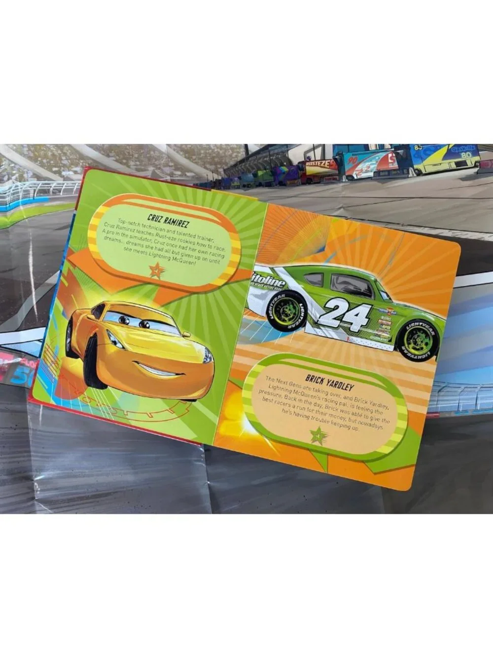 Cars 3 My Busy Books Set - Storybook, 10 Figurines & Playmat for Kids Fun